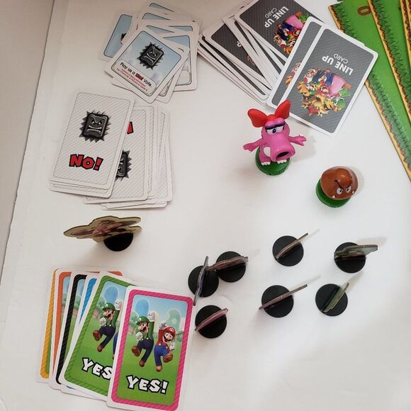 Super Mario Level Up Board Game - Picture 14 of 16